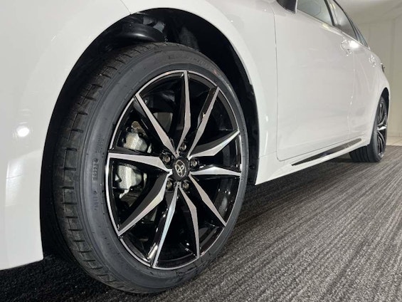 Vehicle image 4 Vehicle image 4