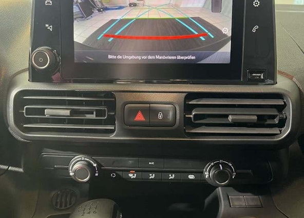 Vehicle image 6 Vehicle image 6