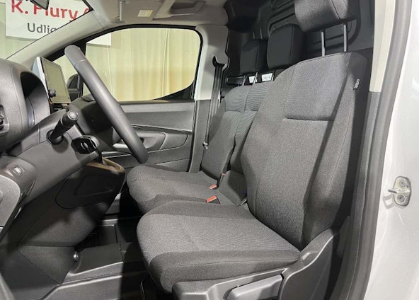 Vehicle image 5 Vehicle image 5