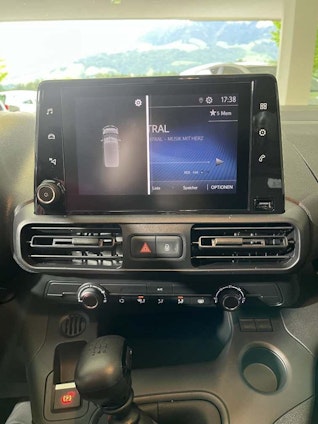 Vehicle image 6 Vehicle image 6