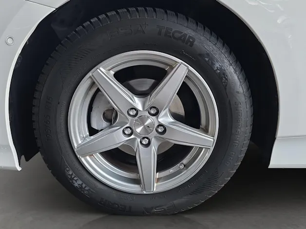 Toyota Prius 1.8 VVTi HSD Plug-In Premium