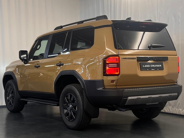 Vehicle image TOYOTA LANDCRUISER