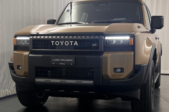 TOYOTA Land Cruiser 2.8 D Style 0 TOYOTA Land Cruiser 2.8 D Style 0