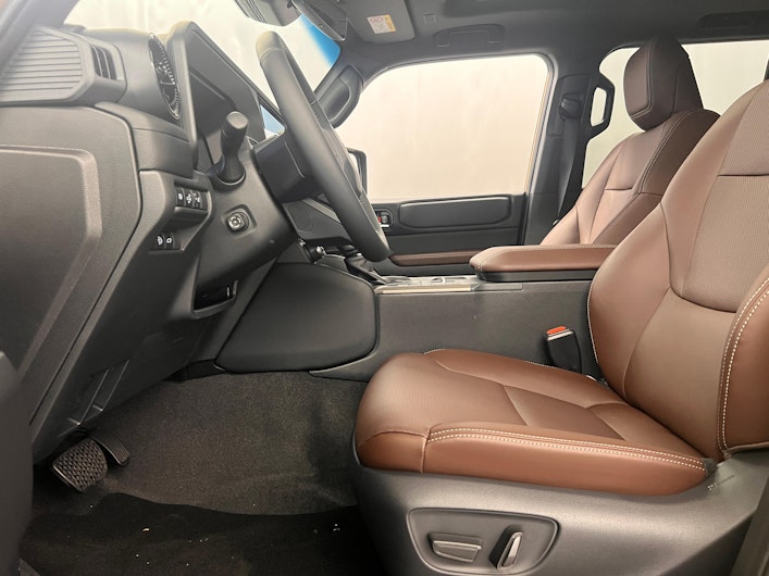 Vehicle image TOYOTA LANDCRUISER