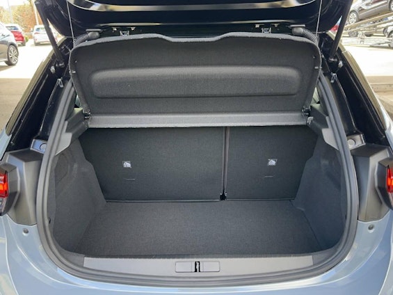 Vehicle image 9 Vehicle image 9