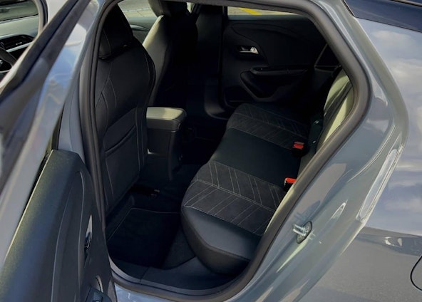 Vehicle image 8 Vehicle image 8