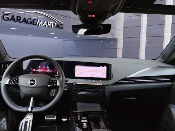 Vehicle image 4 Vehicle image 4