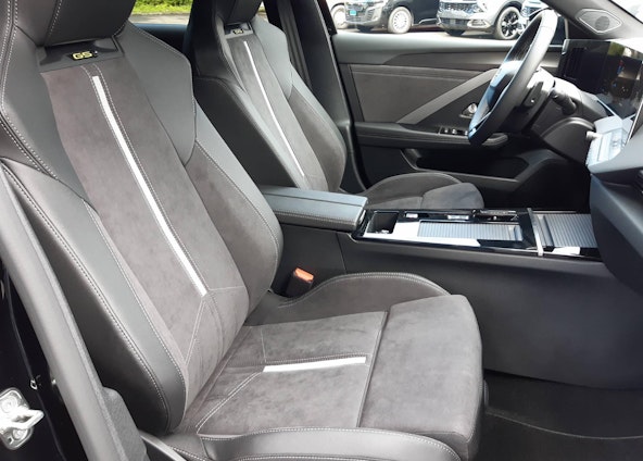 Vehicle image 6 Vehicle image 6