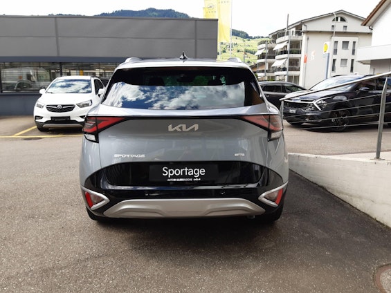 Vehicle image 4 Vehicle image 4