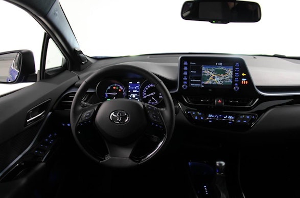 Toyota C-HR 2.0 VVTi HSD Trend 4