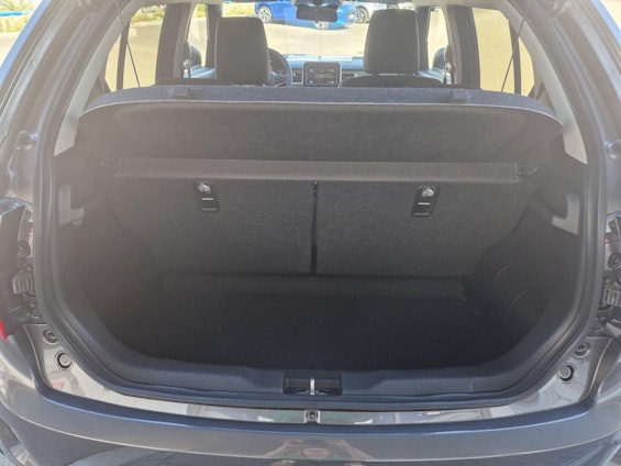 Vehicle image 4 Vehicle image 4