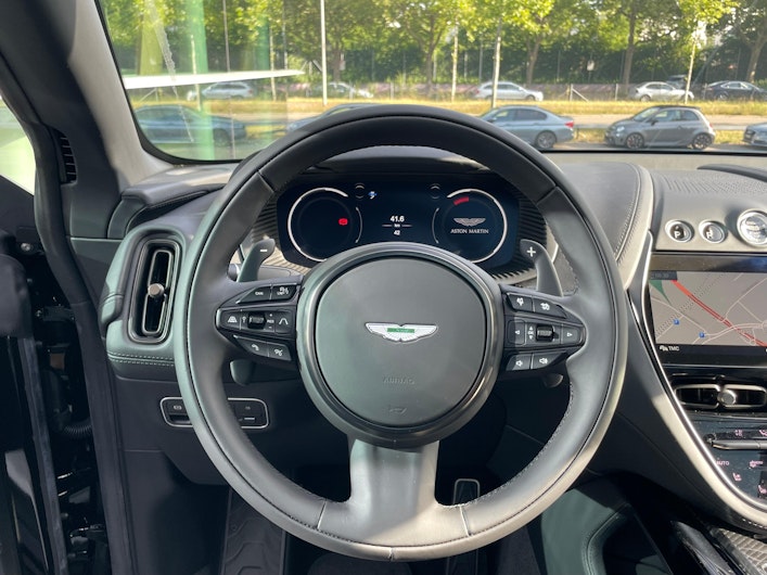 Vehicle image ASTON MARTIN DBX