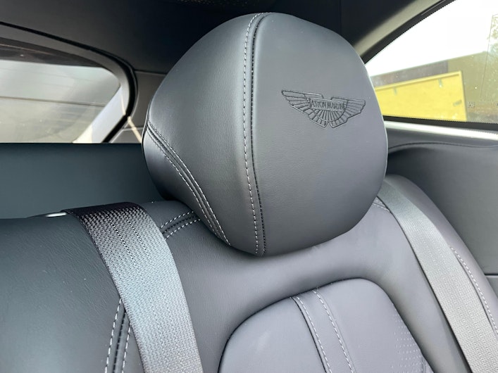 Vehicle image ASTON MARTIN DBX