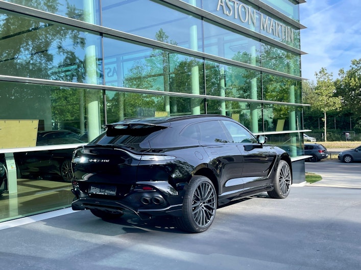 Vehicle image ASTON MARTIN DBX