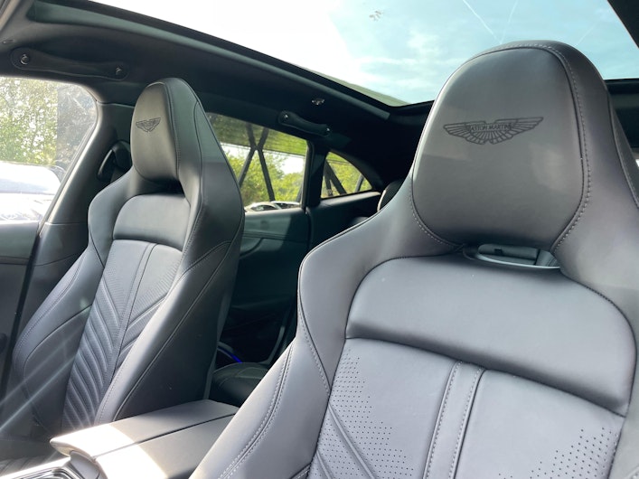 Vehicle image ASTON MARTIN DBX