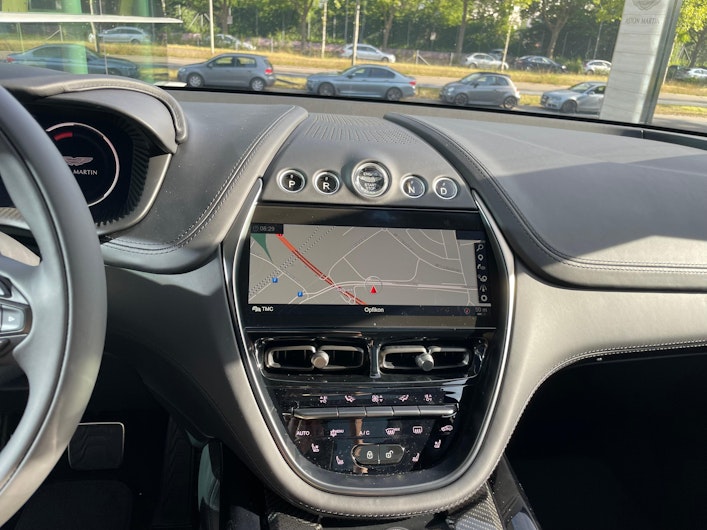 Vehicle image ASTON MARTIN DBX