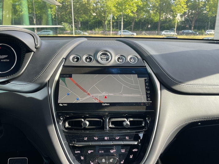 Vehicle image ASTON MARTIN DBX