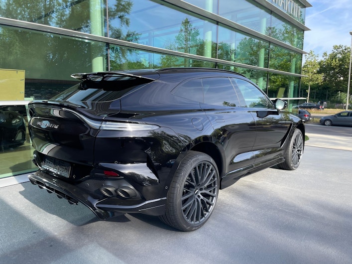 Vehicle image ASTON MARTIN DBX