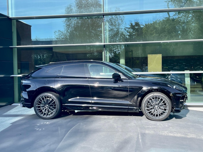 Vehicle image ASTON MARTIN DBX