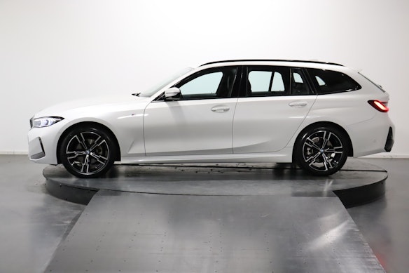 BMW 320d xDrive Touring 1