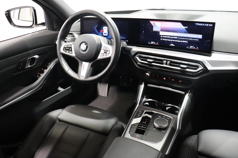 Vehicle image BMW 3 SERIES