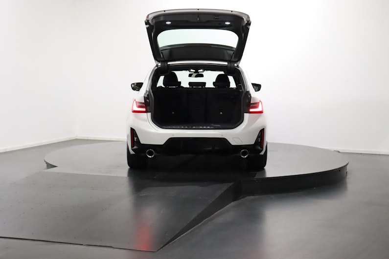 Vehicle image BMW 3 SERIES