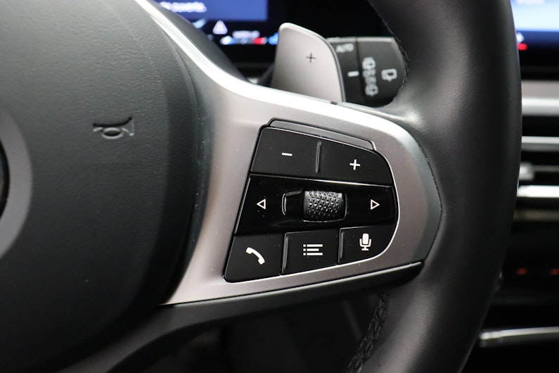 Vehicle image BMW 3 SERIES