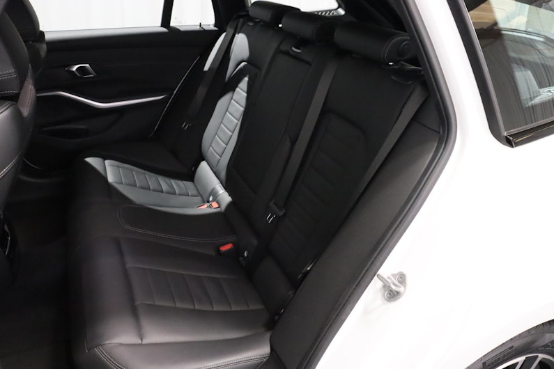 Vehicle image BMW 3 SERIES