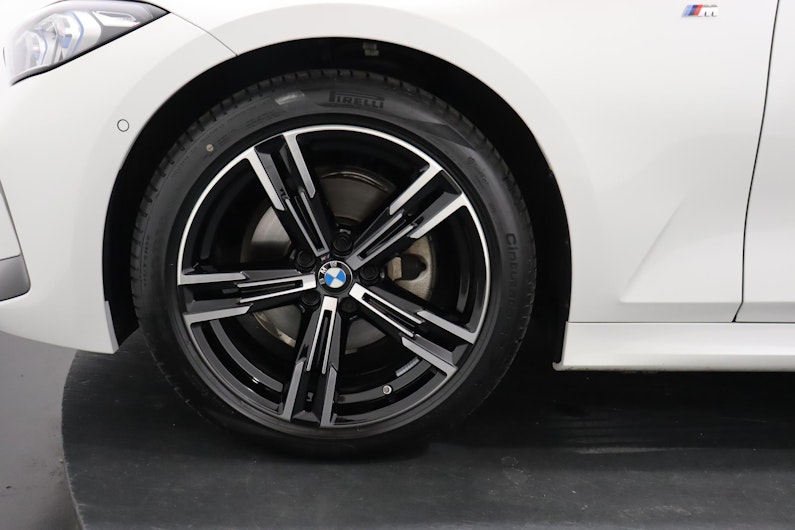 Vehicle image BMW 3 SERIES