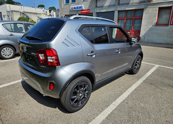 Vehicle image 4 Vehicle image 4