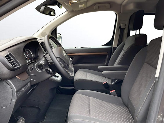 Vehicle image 4 Vehicle image 4