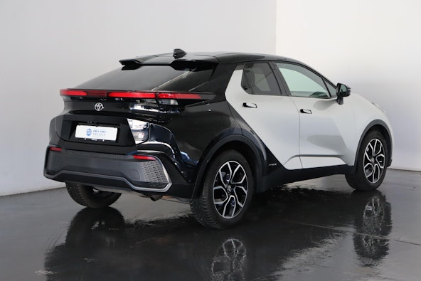 Vehicle image 6