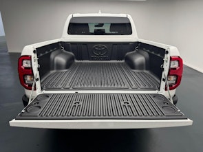 image du véhicule TOYOTA Hilux Double Cab.-Pick-up 2.8 D-4D 204 Invincible MHEV