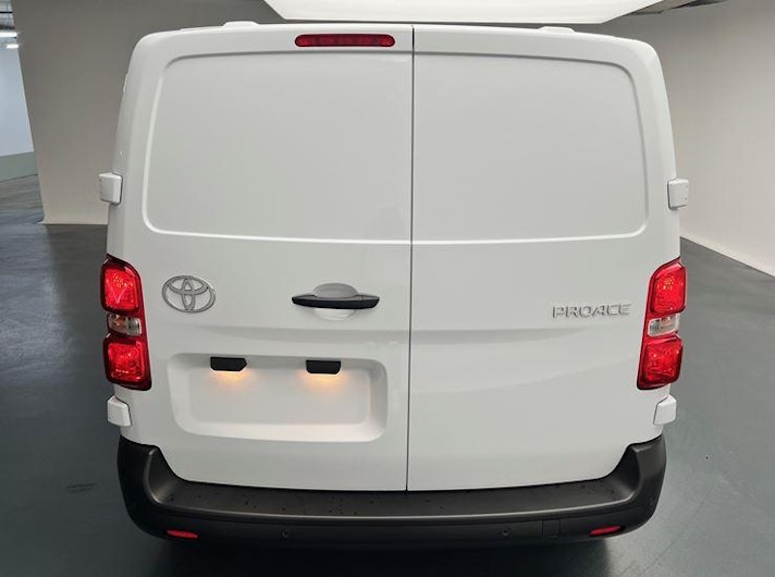 Vehicle image TOYOTA PROACE