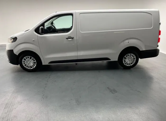 Toyota PROACE Van L2 2.0 D Advanced