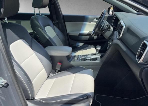 Vehicle image 6 Vehicle image 6