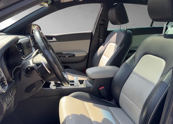 Vehicle image 3 Vehicle image 3