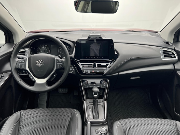 Vehicle image SUZUKI S-CROSS