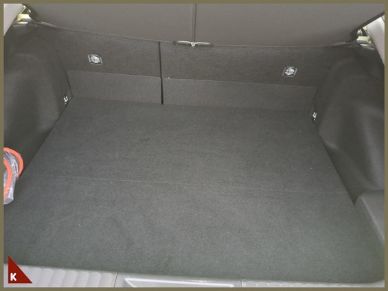 Vehicle image 19 Vehicle image 19