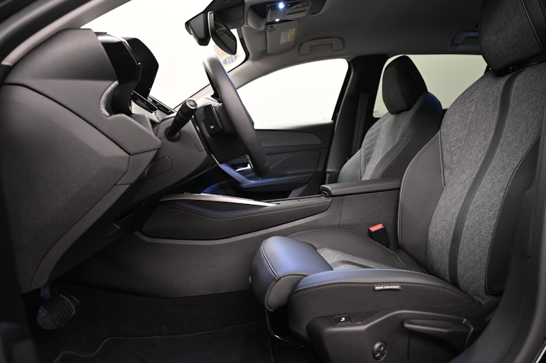 Vehicle image PEUGEOT 408