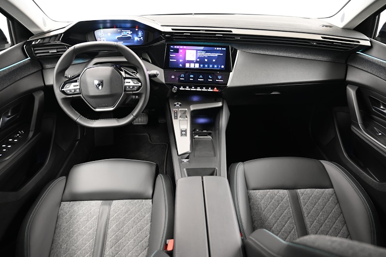 Vehicle image PEUGEOT 408