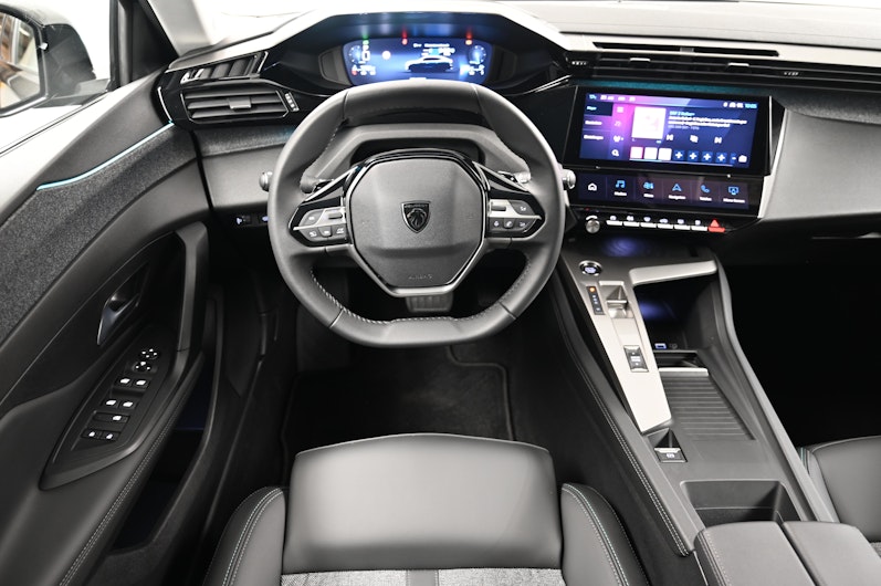 Vehicle image PEUGEOT 408