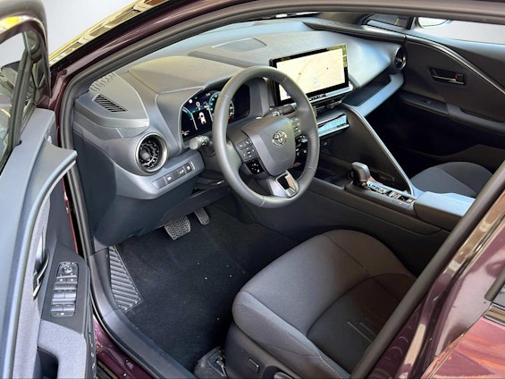 Vehicle image 16 Vehicle image 16