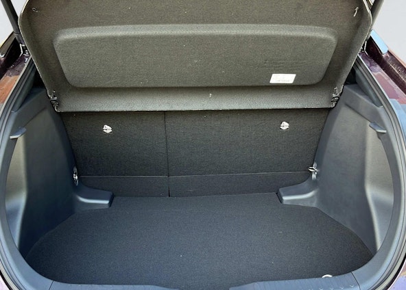 Vehicle image 18 Vehicle image 18