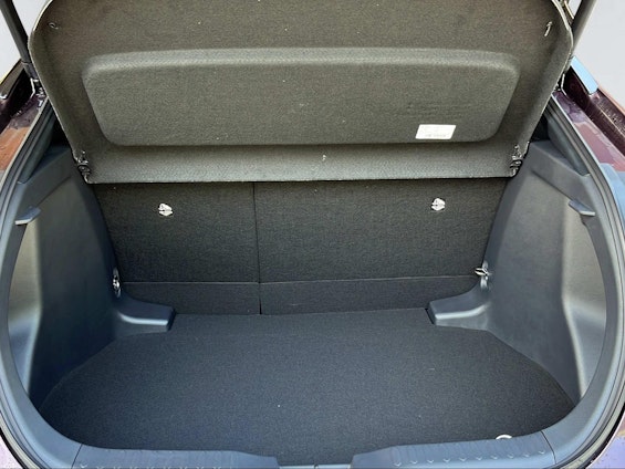 Vehicle image 8 Vehicle image 8