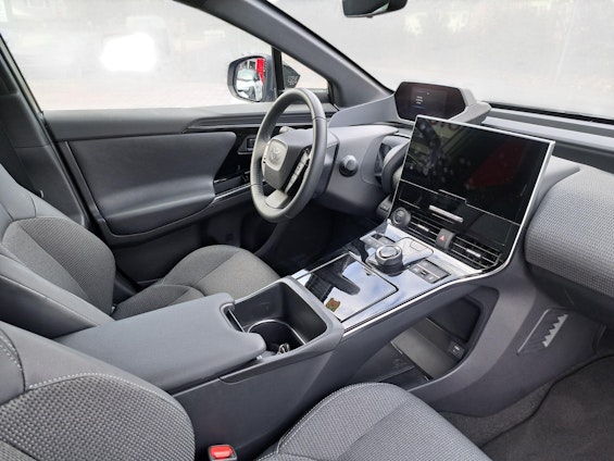 Vehicle image 8
