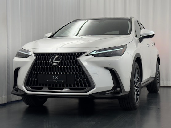 First vehicle image