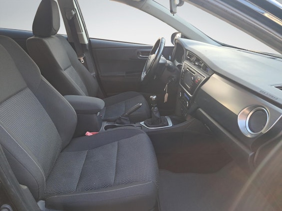 Vehicle image 15