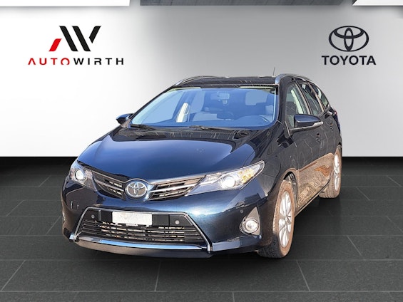 First vehicle image