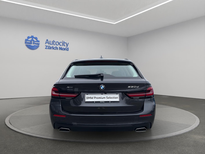 Vehicle image BMW 5 SERIES